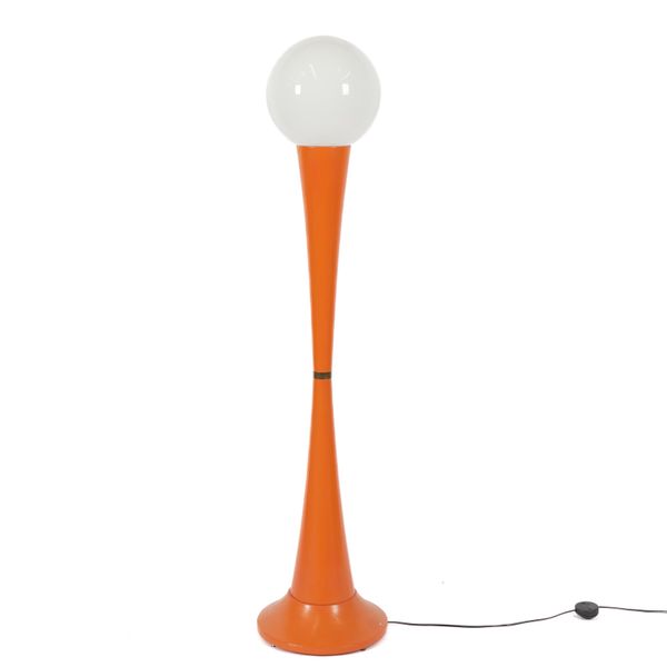 AN ORANGE LACQUERED FLOOR STANDING LAMP