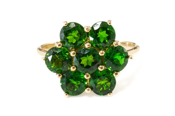 A CHROME DIOPSIDE CLUSTER RING