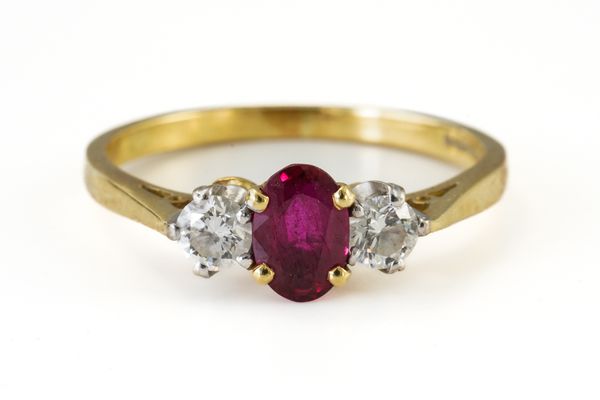 A RUBY AND DIAMOND RING (4)