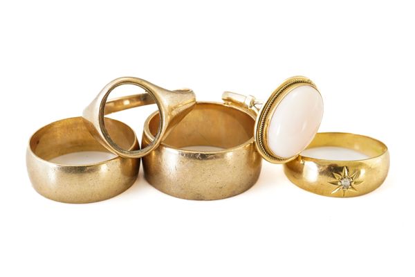 FIVE GOLD RINGS (5)