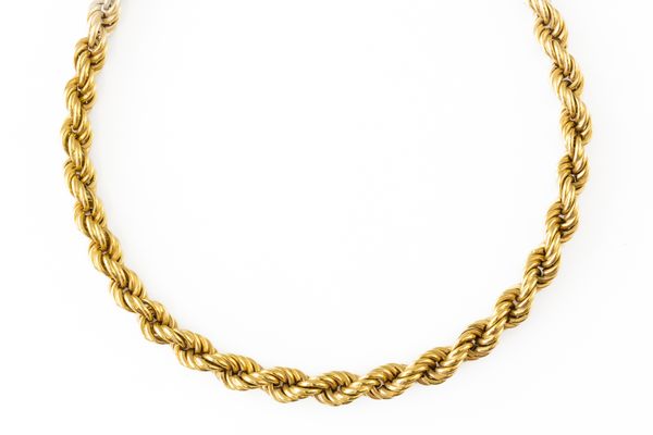 A GOLD ROPETWIST LINK NECKCHAIN