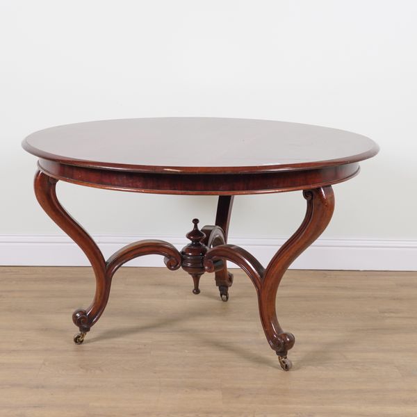 A VICTORIAN MAHOGANY CIRCULAR CENTRE TABLE