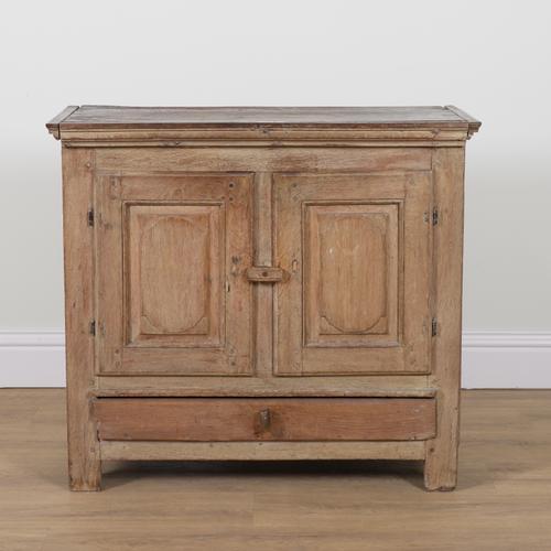 AN 18TH CENTURY PROVINCIAL OAK CABINET
