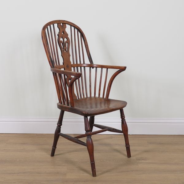 A 19TH CENTURY ELM AND YEW BACKED WINDSOR CHAIR