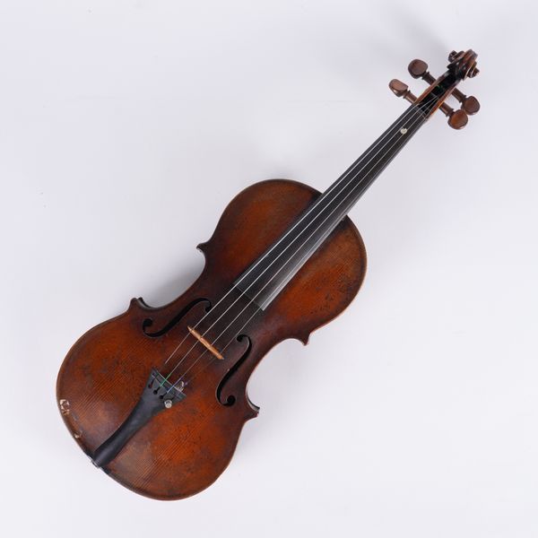 A LATE 19TH/ EARLY 20TH CENTURY GERMAN VIOLIN