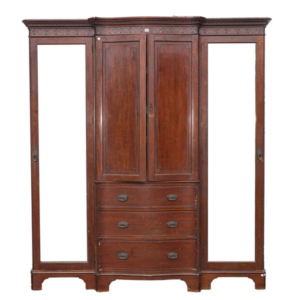 AN 18TH CENTURY STYLE MAHOGANY COMPACTUM TRIPLE WARDROBE