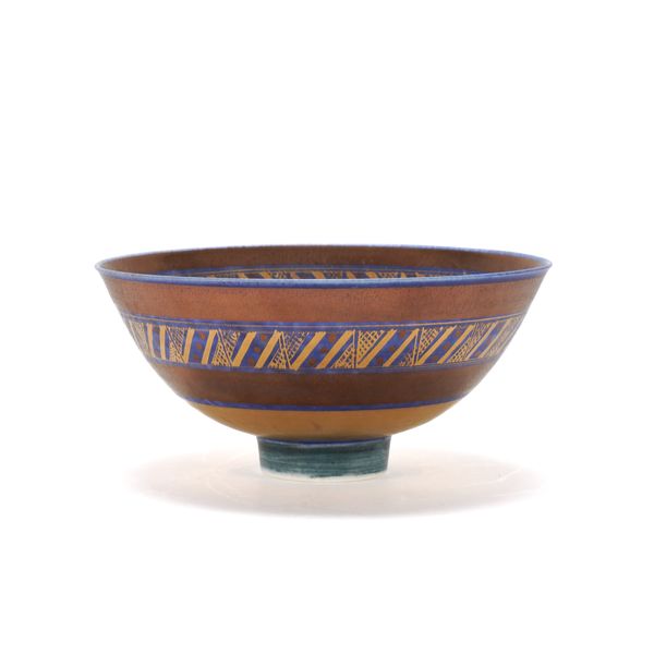 MARY RICH (BRITISH, 1940-2022) A PORCELAIN FOOTED BOWL