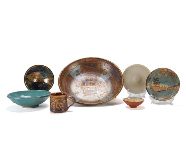 SEVEN PIECES OF STUDIO POTTERY (7)