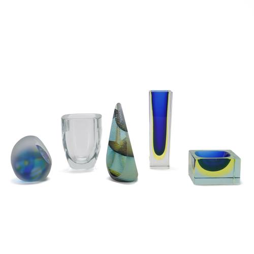 GERDA STROMBERG (SWEDISH, 1879-1960) AN ENGRAVED GLASS VASE (5)