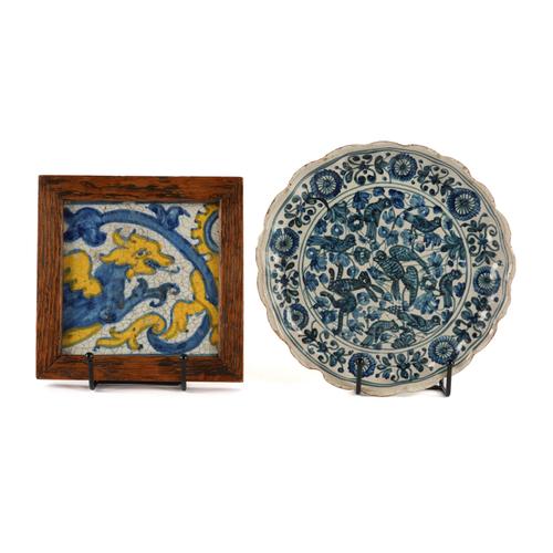TWO ITEMS OF CONTINENTAL FAIENCE POTTERY (2)