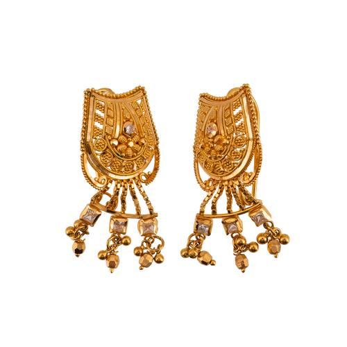 A PAIR OF INDIAN GOLD DROP EARRINGS