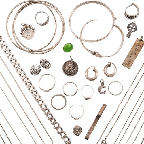A GROUP OF SILVER JEWELLERY (38)