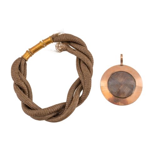 A GOLD AND GLAZED HAIRLOCKET PENDANT AND A WOVEN HAIRWORK BRACELET (2)