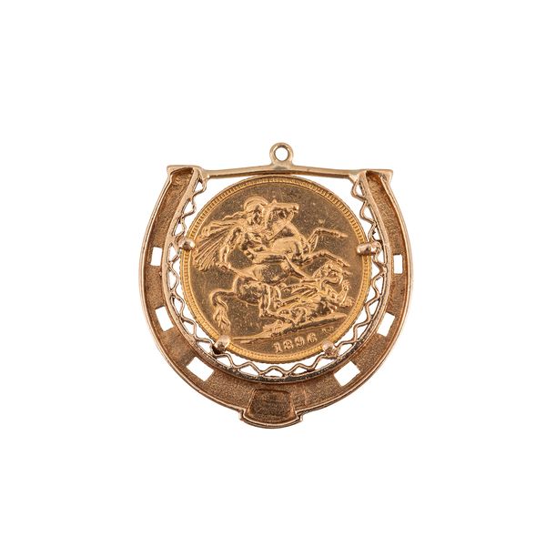 A VICTORIA OLD HEAD SOVEREIGN IN A 9CT GOLD PENDANT MOUNT