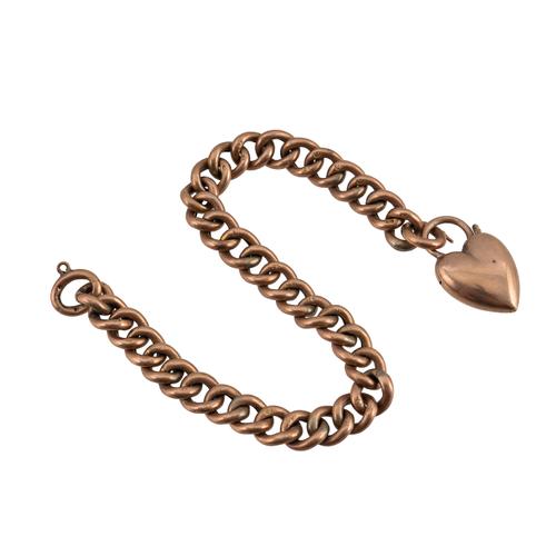 A GOLD HOLLOW CURB LINK BRACELET