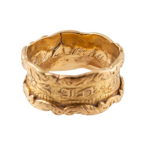 A GOLD MOURNING RING
