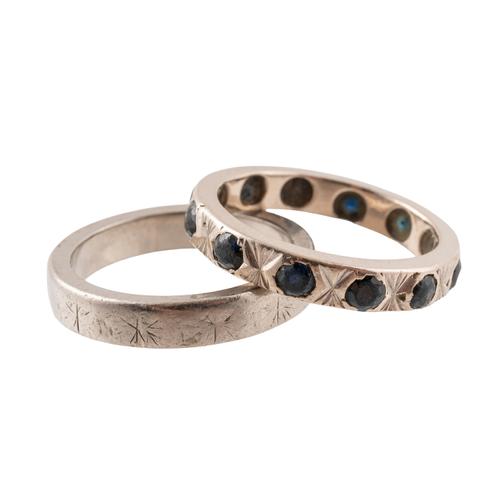 AN 18CT WHITE GOLD WEDDING RING AND AN 18CT WHITE GOLD AND SAPPHIRE ETERNITY RING (2)