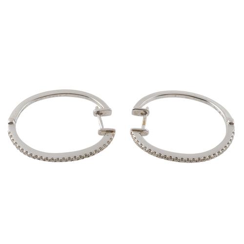 A PAIR OF 18CT WHITE GOLD AND DIAMOND EARRINGS (2)