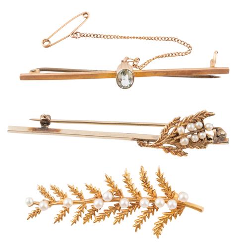THREE GOLD AND GEM SET BROOCHES (3)