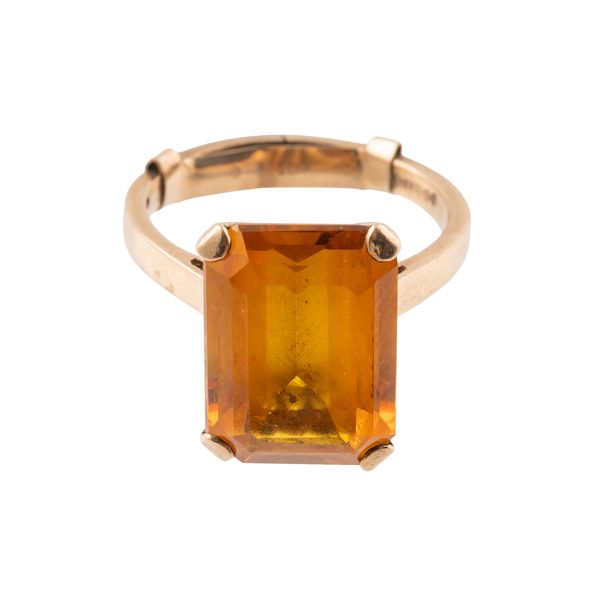 A CITRINE COCKTAIL RING