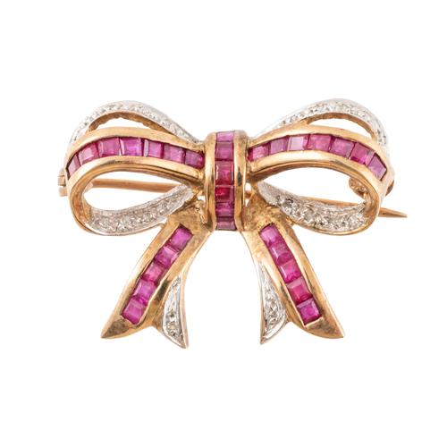 A 9CT GOLD, RUBY AND DIAMOND BROOCH