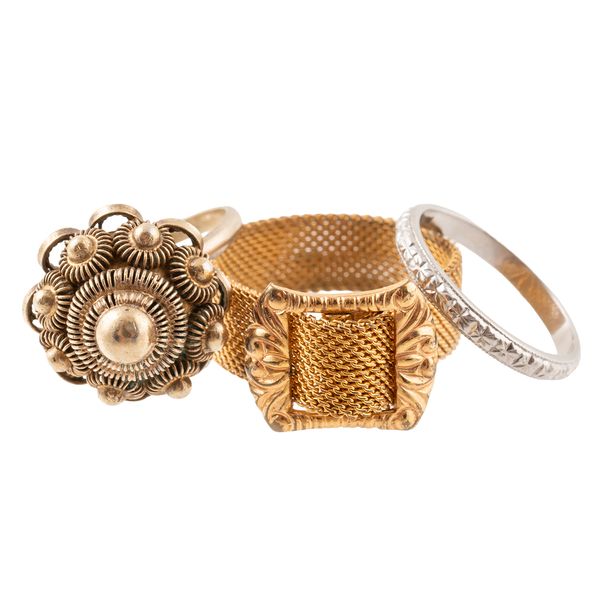 THREE RINGS (3)