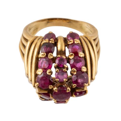 A GOLD AND RUBY RING