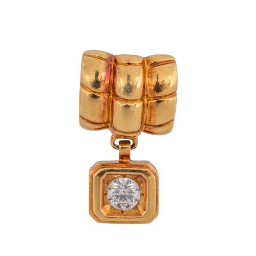 A GOLD AND DIAMOND SINGLE STONE PENDANT