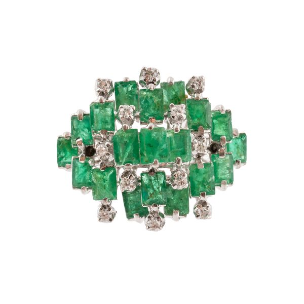 AN EMERALD AND DIAMOND RING