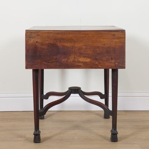 A MID 18TH CENTURY MAHOGANY DROP FLAP PEMBROKE TABLE