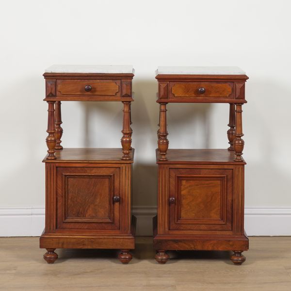 A PAIR OF VICTORIAN WALNUT WHITE MARBLE TOPPED BEDSIDE TABLES (2)