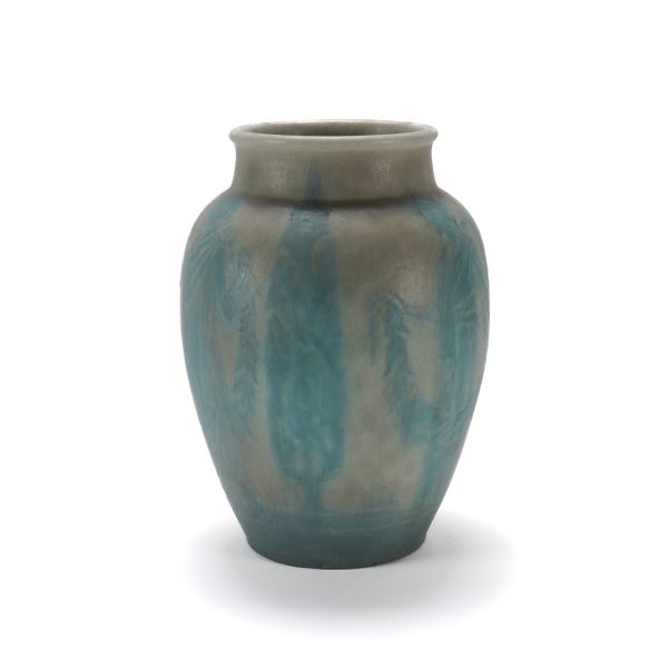 A PILKINGTON'S ROYAL LANCASTRIAN VASE DESIGNED BY RICHARD JOYCE