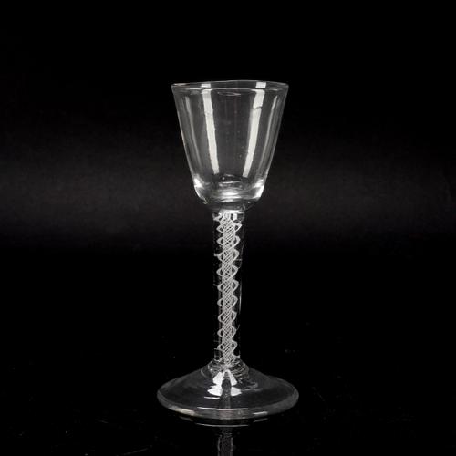 AN OPAQUE TWIST WINE GLASS