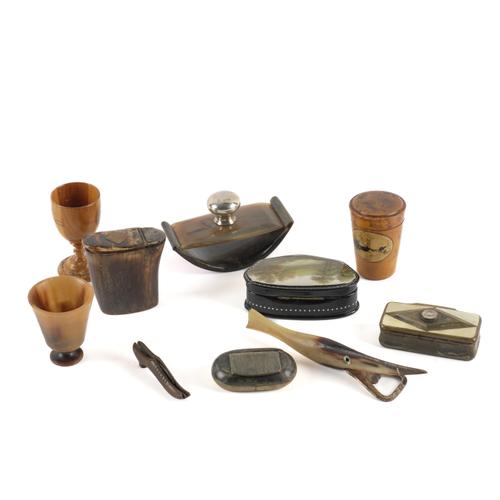 A RUSSIAN PAINTED PAPIER-MACHE SNUFF BOX DEPICTING A LANDSCAPE TOGETHER WITH A GROUP OF HORN MOUNTED OBJECTS (10)