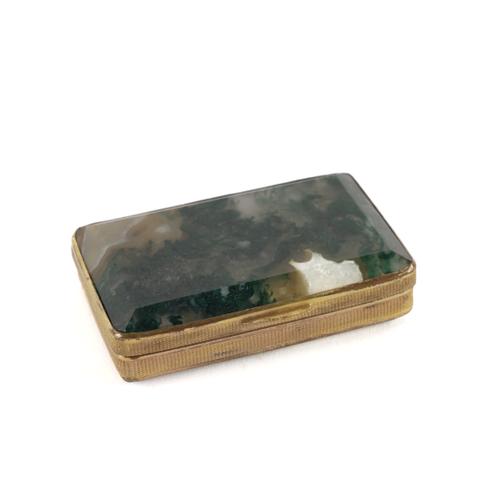 A GILT-METAL MOUNTED MOSS AGATE SNUFF BOX