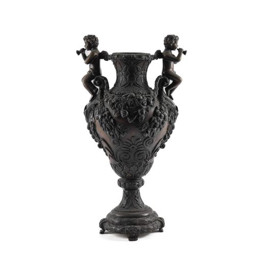 A CLASSICAL BRONZE TWIN HANDLED VASE