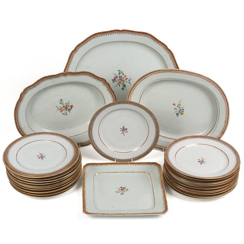 A CHINESE FAMILLE-ROSE EXPORT PORCELAIN PART DINNER SERVICE (29)