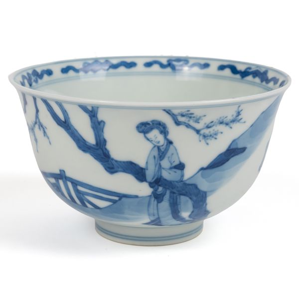 A SMALL CHINESE BLUE AND WHITE BOWL