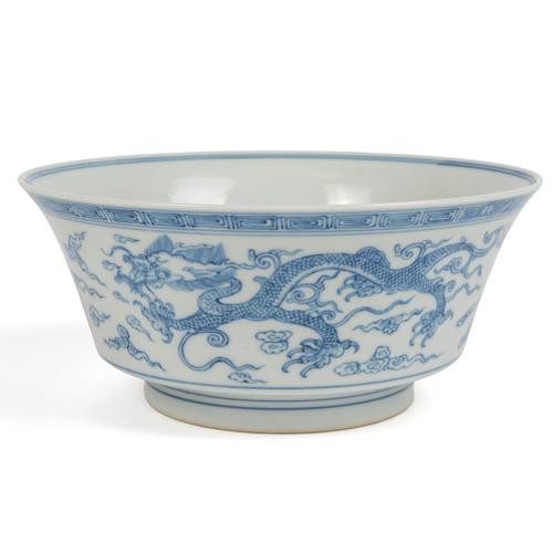 A CHINESE BLUE AND WHITE `DRAGON' BOWL