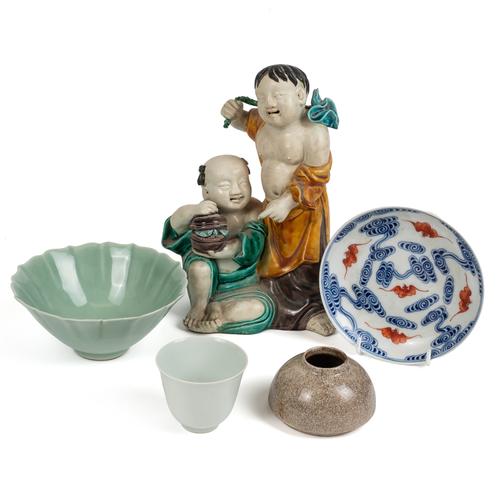 FIVE ITEMS OF CHINESE CERAMICS (5)