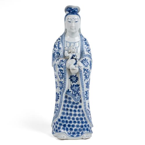 A TALL CHINESE BLUE AND WHITE FIGURE GUANYIN