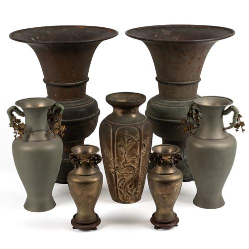 A LARGE PAIR OF CHINESE BRASS TRUMPET VASES (7)