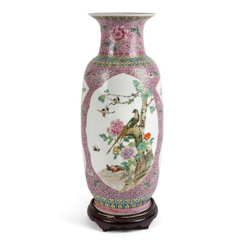 A TALL CHINESE FAMILLE ROSE VASE (2)
