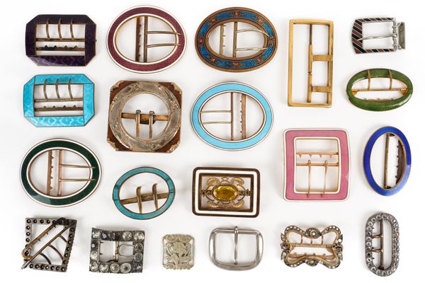 A GROUP OF TWENTY BUCKLES AND FITTINGS (20)