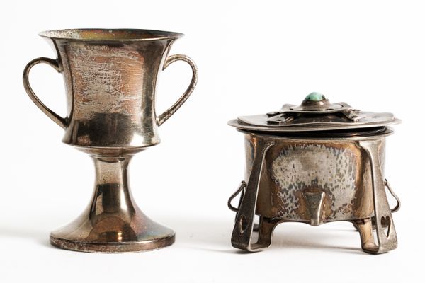 A SILVER AND TURQUOISE TRINKET BOX AND A SILVER AND ENAMELLED CUP (2)