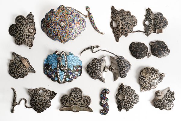 A GROUP OF ENAMELLED AND NIELLO DECORATED BUCKLES (QTY)