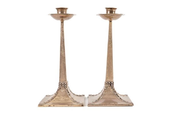 A PAIR OF SILVER TABLE CANDLESTICKS (2)