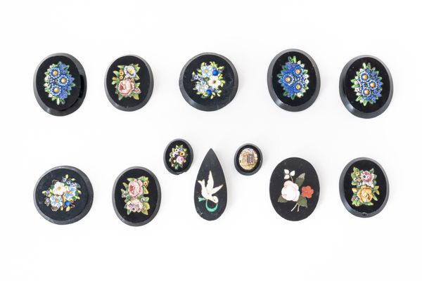 A GROUP OF UNMOUNTED FLORAL MICRO MOSAICS AND PIETRA DURA (12)