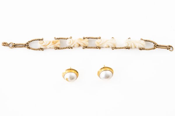 A PAIR OF MABE PEARL EARRINGS AND A BRACELET (2)