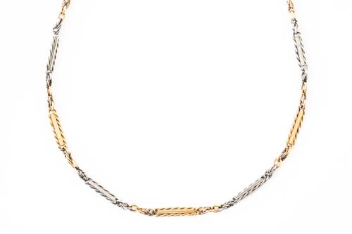 A BICOLOUR FANCY LINK CHAIN